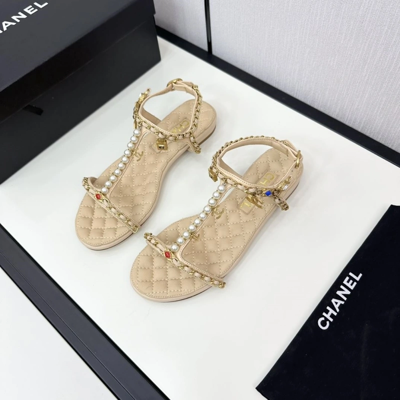 Unique Chxnxl Slippers 128065