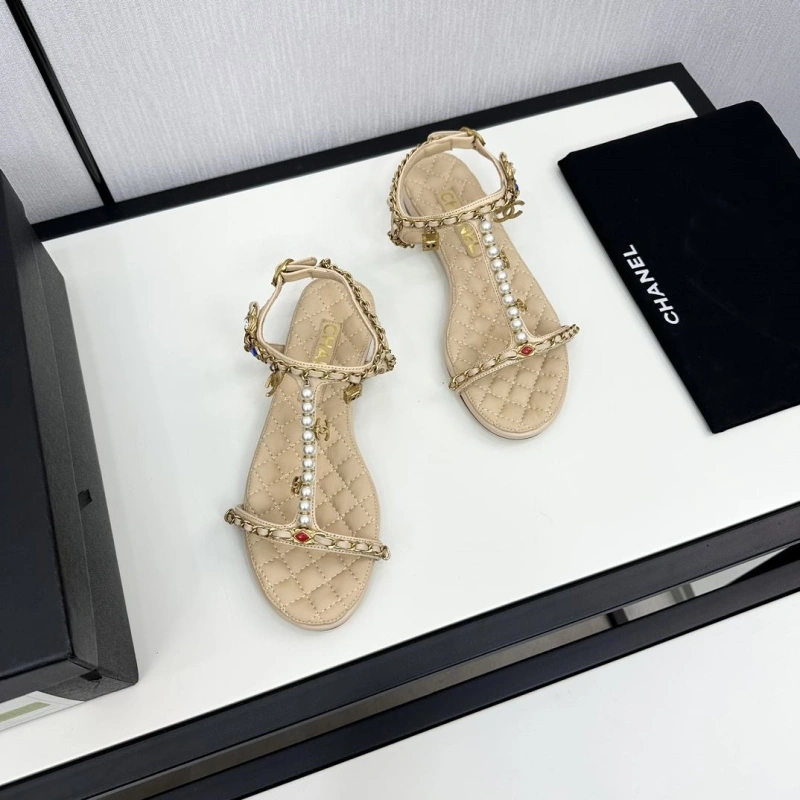 Unique Chxnxl Slippers 128065