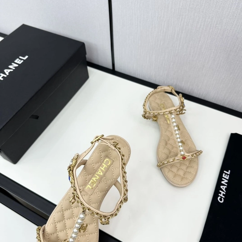 Unique Chxnxl Slippers 128065