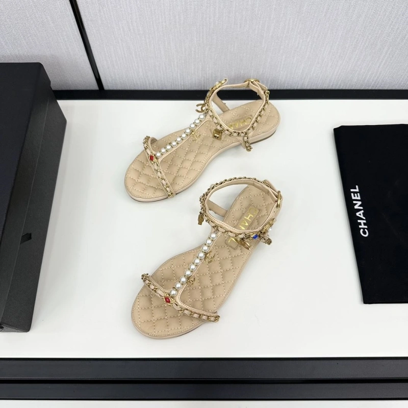 Unique Chxnxl Slippers 128065