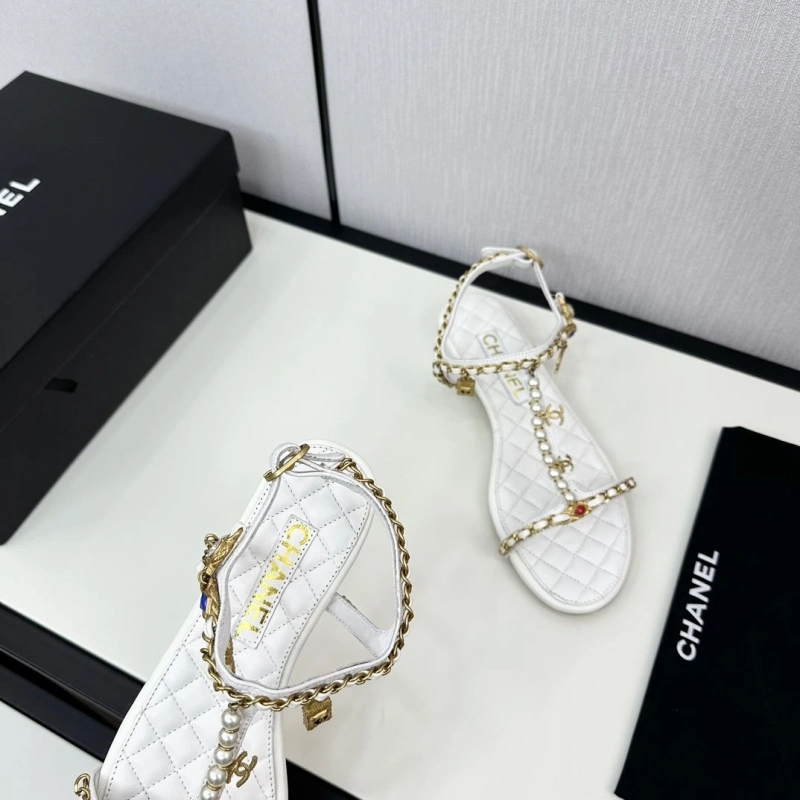 Vibrant Chxnxl Slippers 128055
