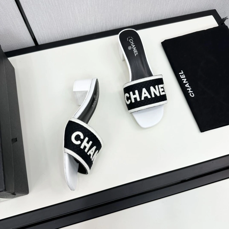 Chxnxl Slippers Compact 128050