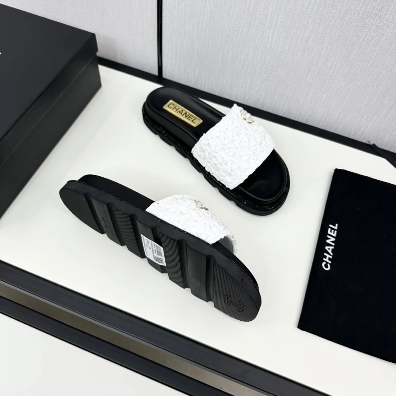 Fashionable Chxnxl Slippers 128046