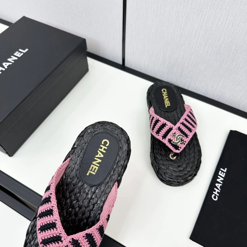 Stylish Chxnxl Slippers 128041