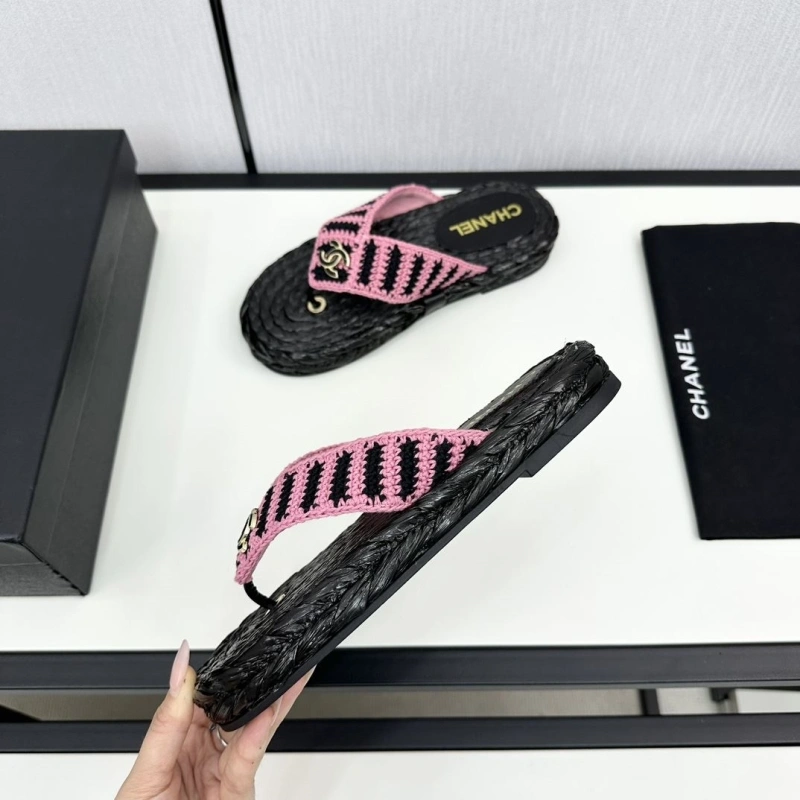 Stylish Chxnxl Slippers 128041