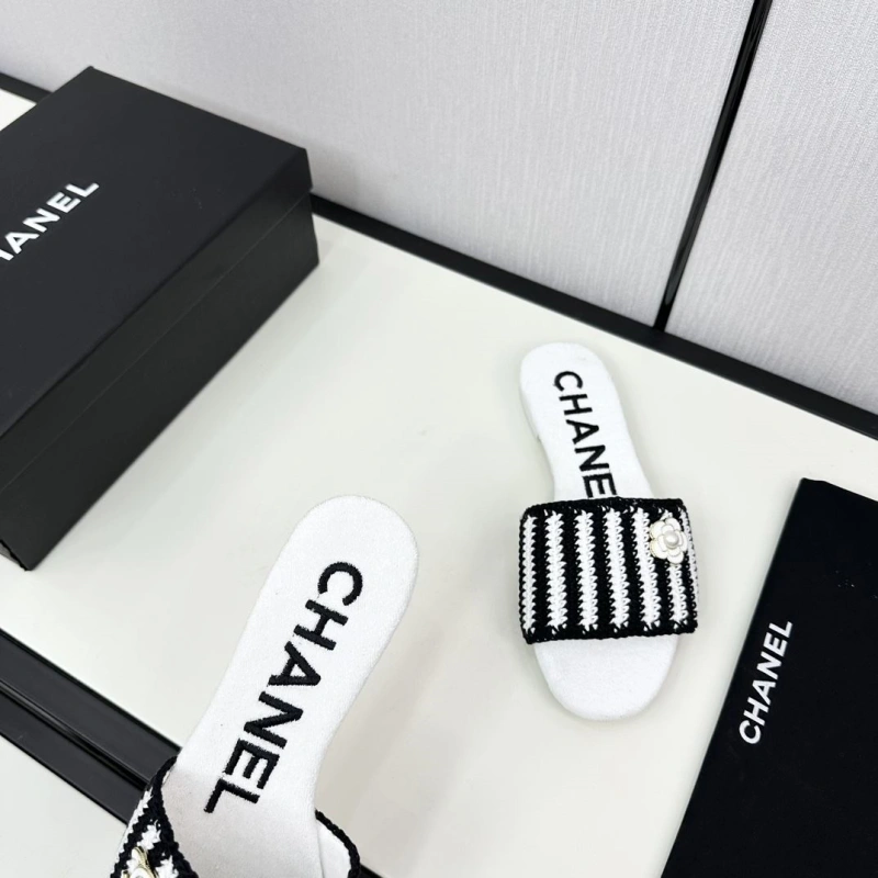 Chxnxl Slippers Bold 128034