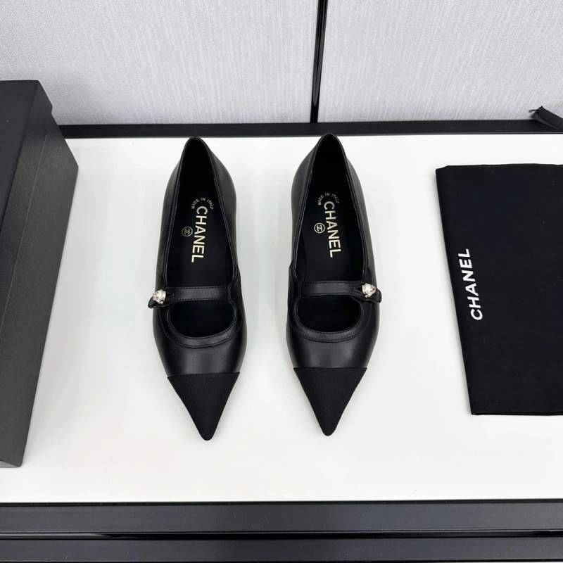 Resilient Chxnxl Flat Shoes 129150