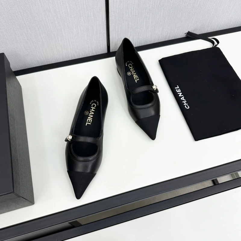 Resilient Chxnxl Flat Shoes 129150