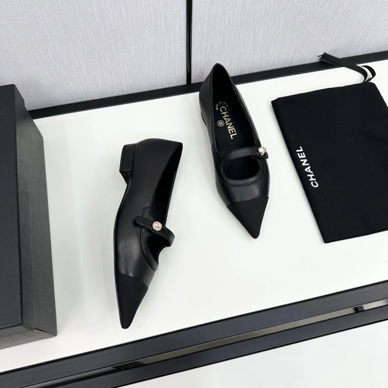 Resilient Chxnxl Flat Shoes 129150