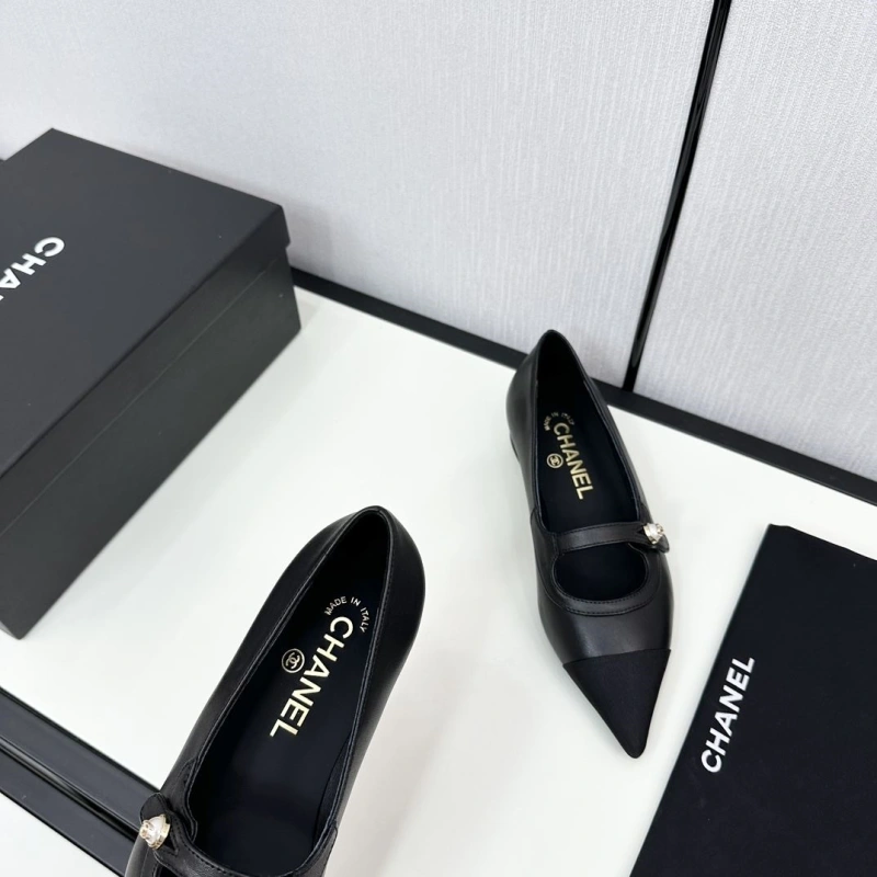 Resilient Chxnxl Flat Shoes 129150