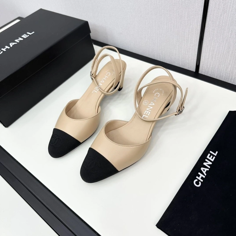 Efficient Chxnxl Sandals 128489