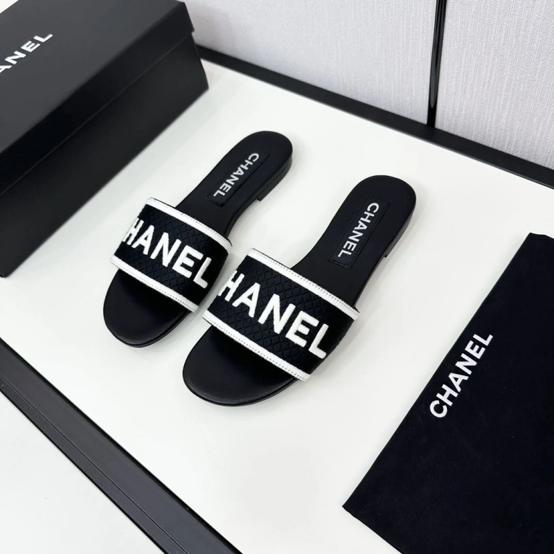 Compact Chxnxl Slippers 128033