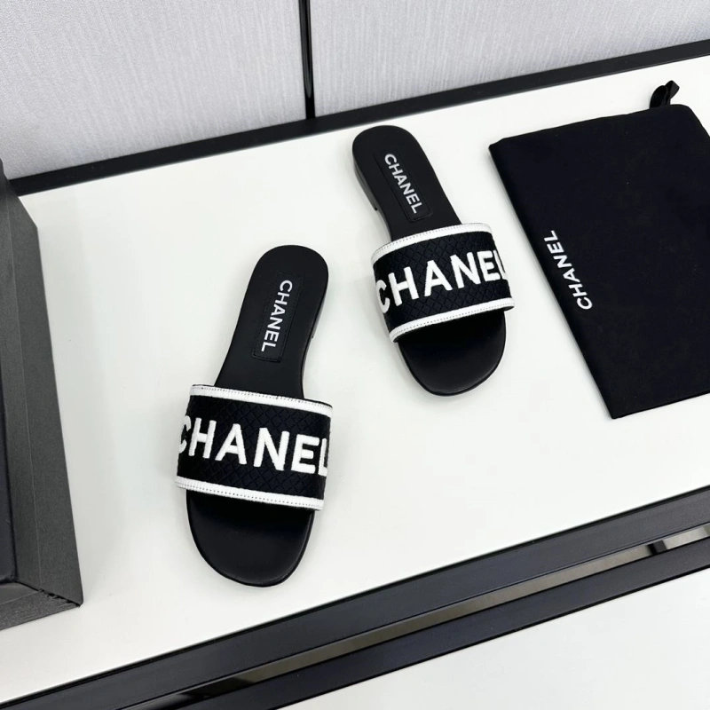 Compact Chxnxl Slippers 128033