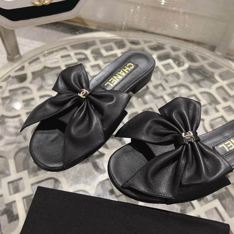DailyWear Chxnxl Slippers 128024