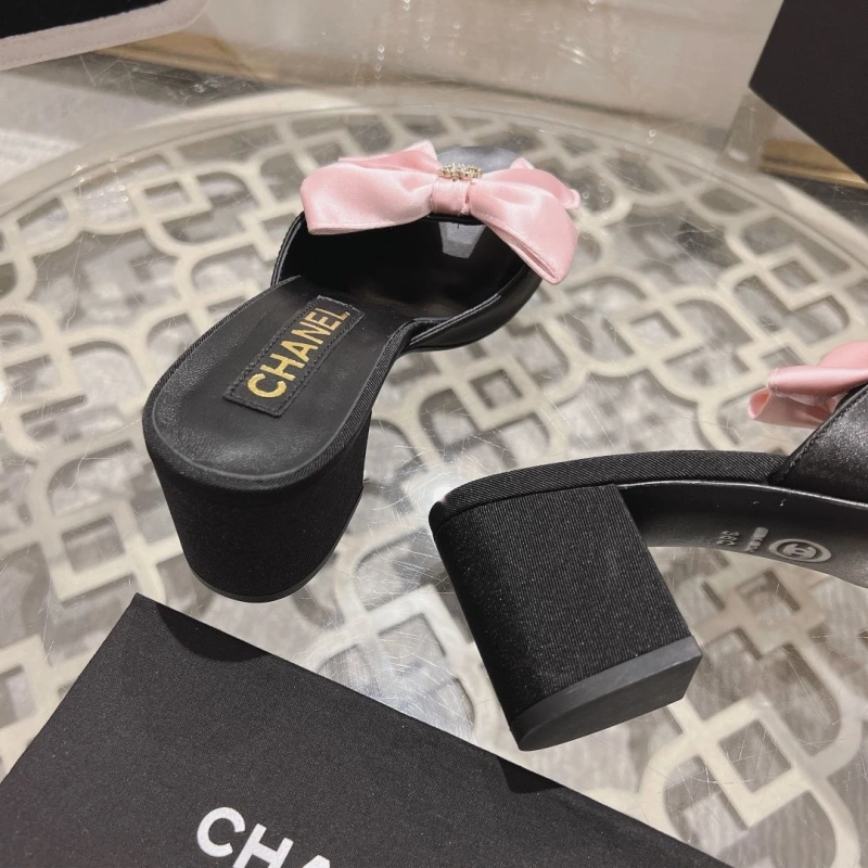 Compact Chxnxl Slippers 128028