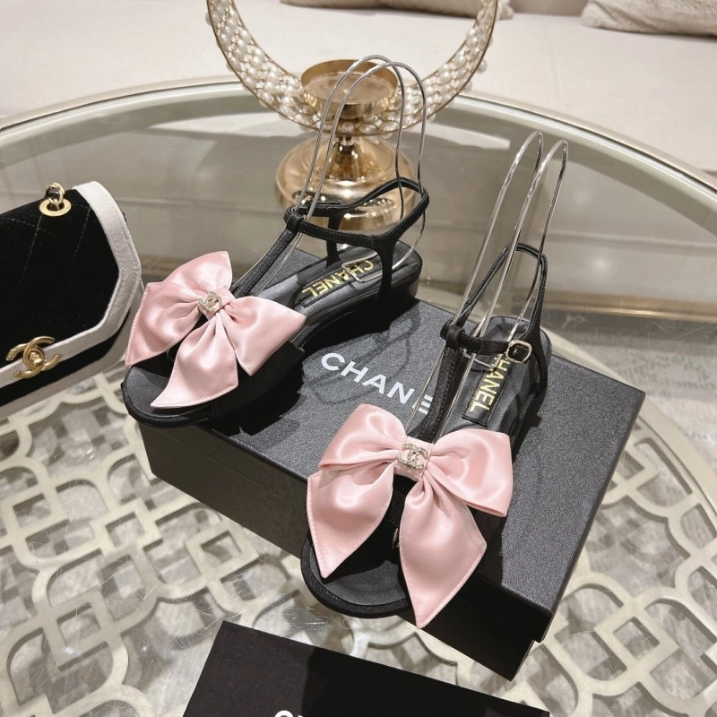 Versatile Chxnxl Sandals 128475