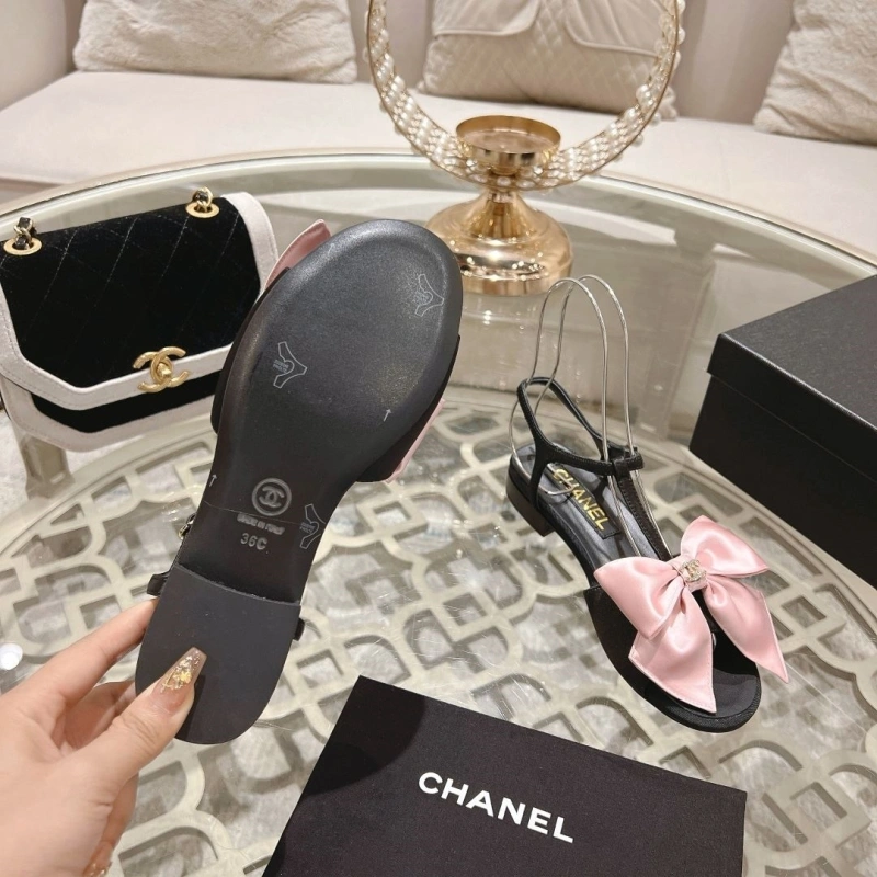 Versatile Chxnxl Sandals 128475