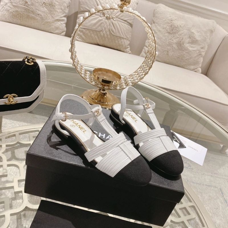 Versatile Chxnxl Sandals 128451