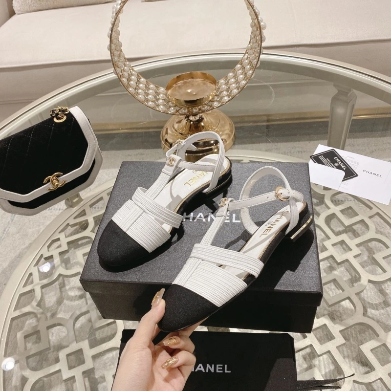Versatile Chxnxl Sandals 128451