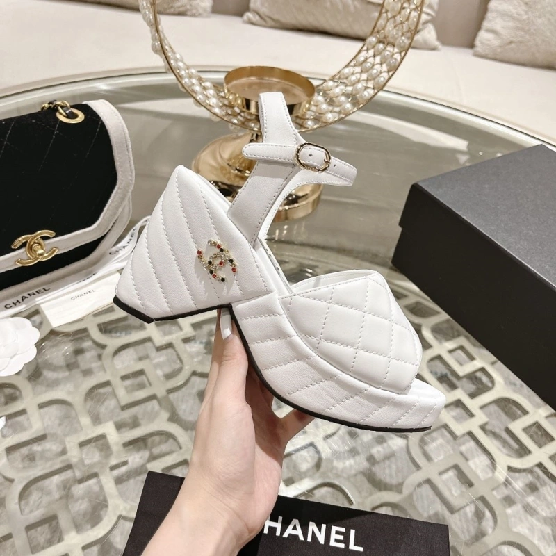 Efficient Chxnxl Sandals 128417