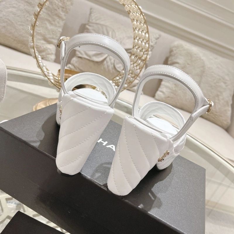Efficient Chxnxl Sandals 128417