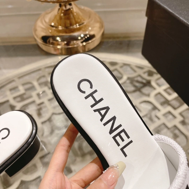 Durable Chxnxl Slippers 128003