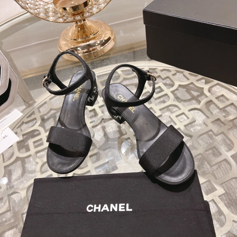 Resilient Chxnxl Sandals 128405
