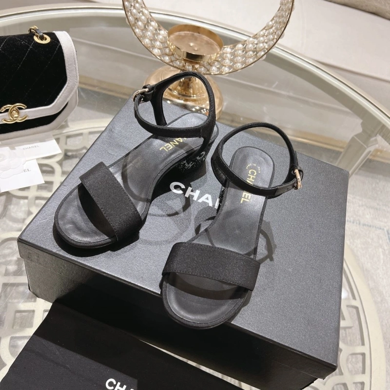 Resilient Chxnxl Sandals 128405
