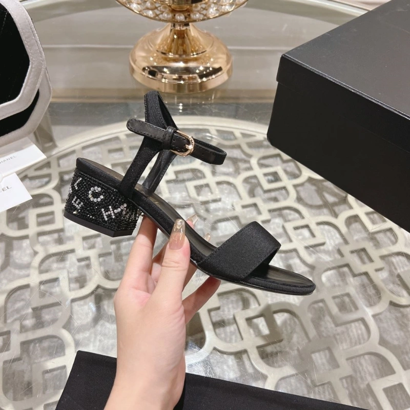 Resilient Chxnxl Sandals 128405