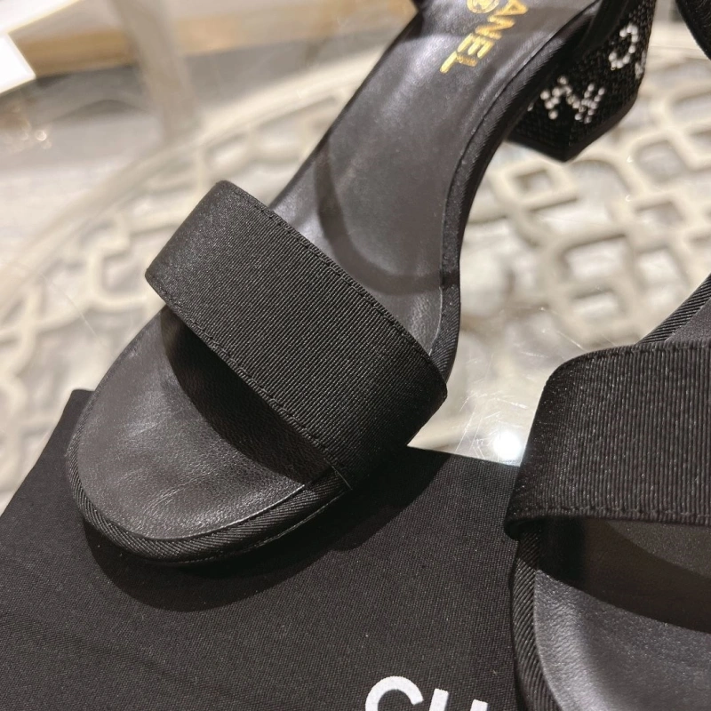 Resilient Chxnxl Sandals 128405