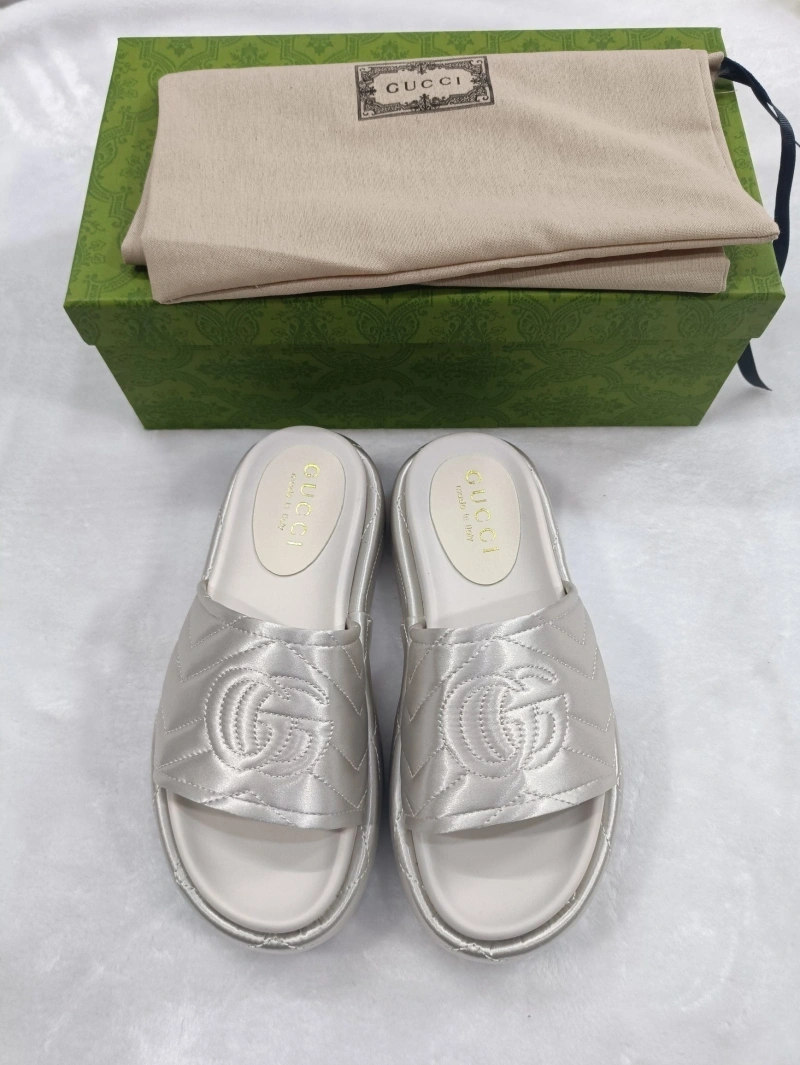 Resilient Gxccx Slippers 162297