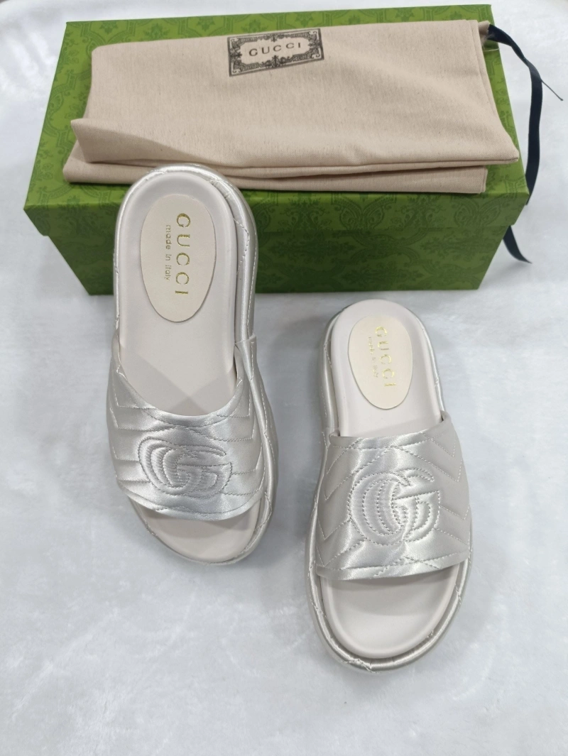 Resilient Gxccx Slippers 162297