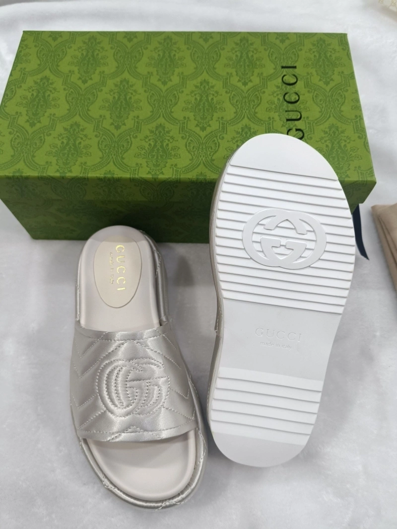 Resilient Gxccx Slippers 162297
