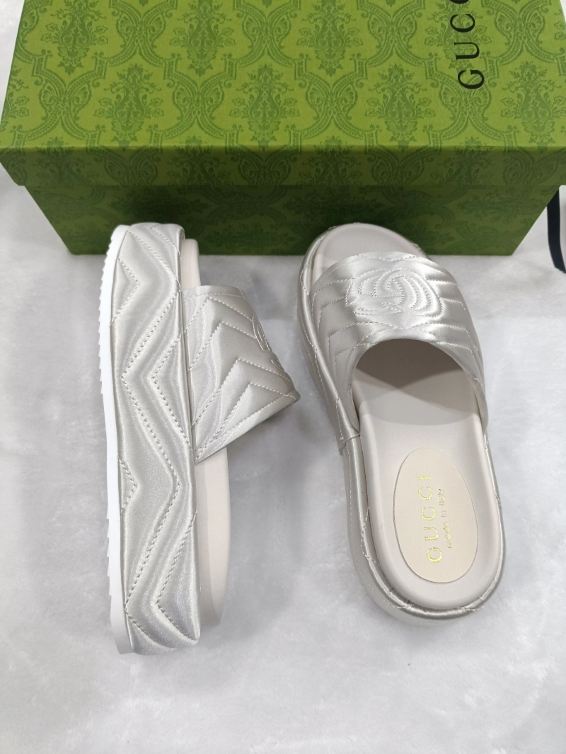 Resilient Gxccx Slippers 162297