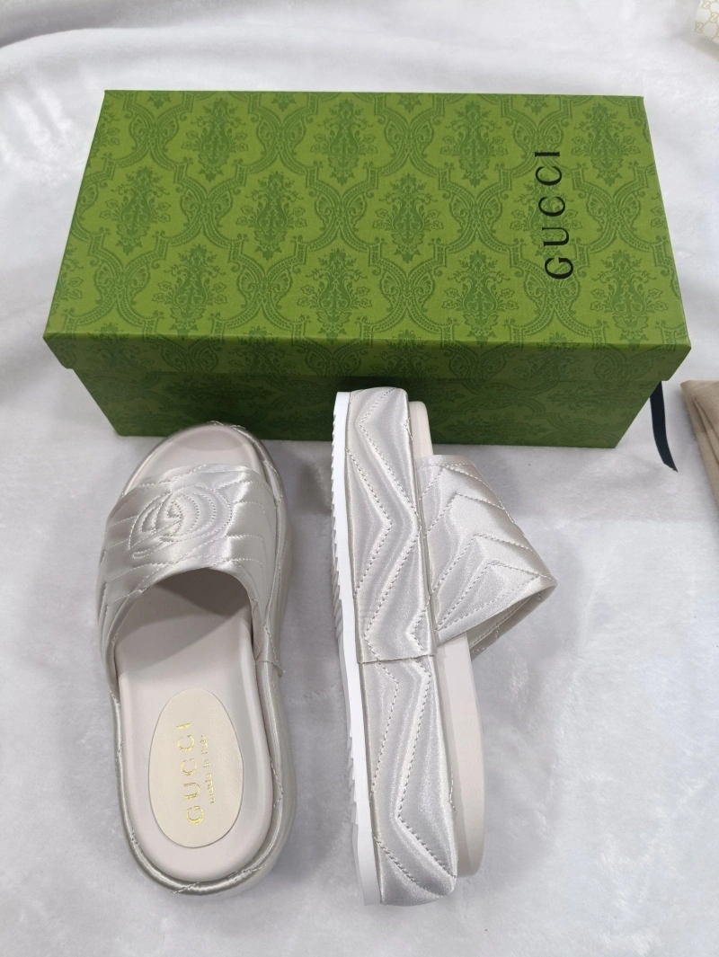 Resilient Gxccx Slippers 162297