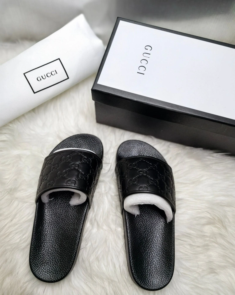 Fashionable Gxccx Slippers 162267