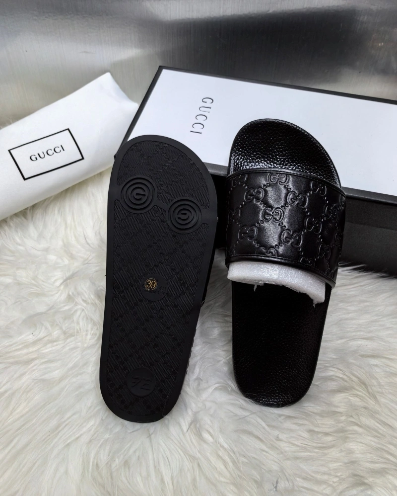 Fashionable Gxccx Slippers 162267