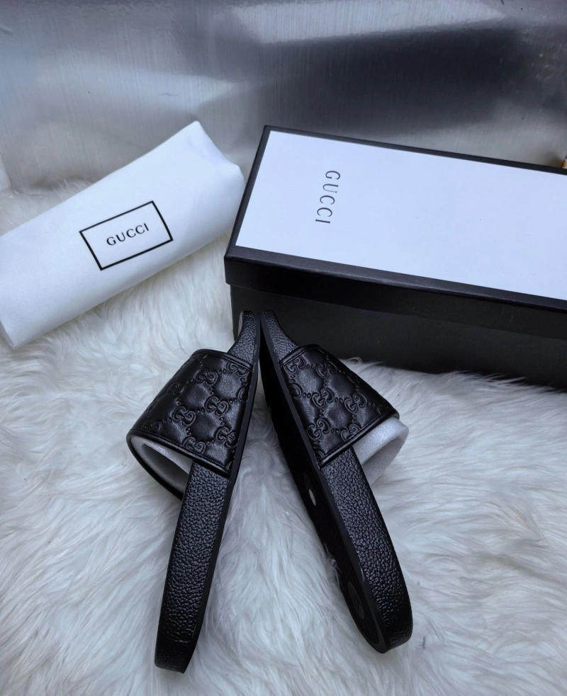 Fashionable Gxccx Slippers 162267