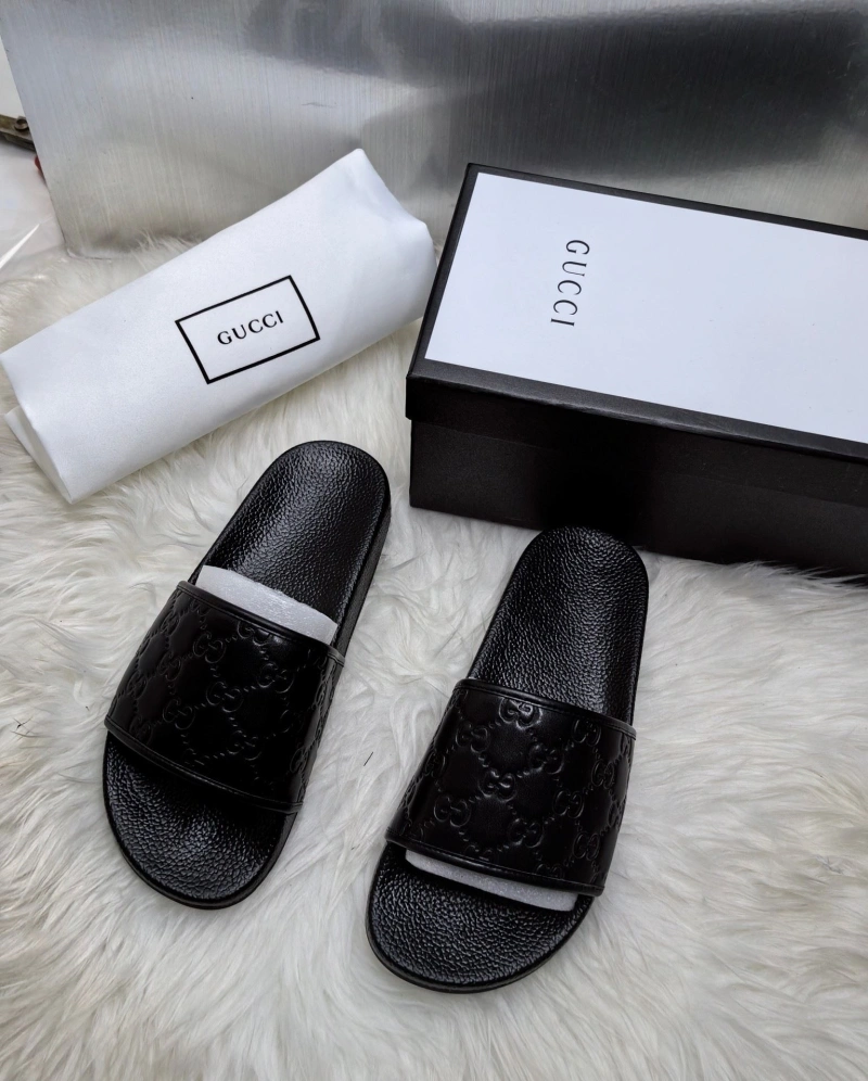 Fashionable Gxccx Slippers 162267
