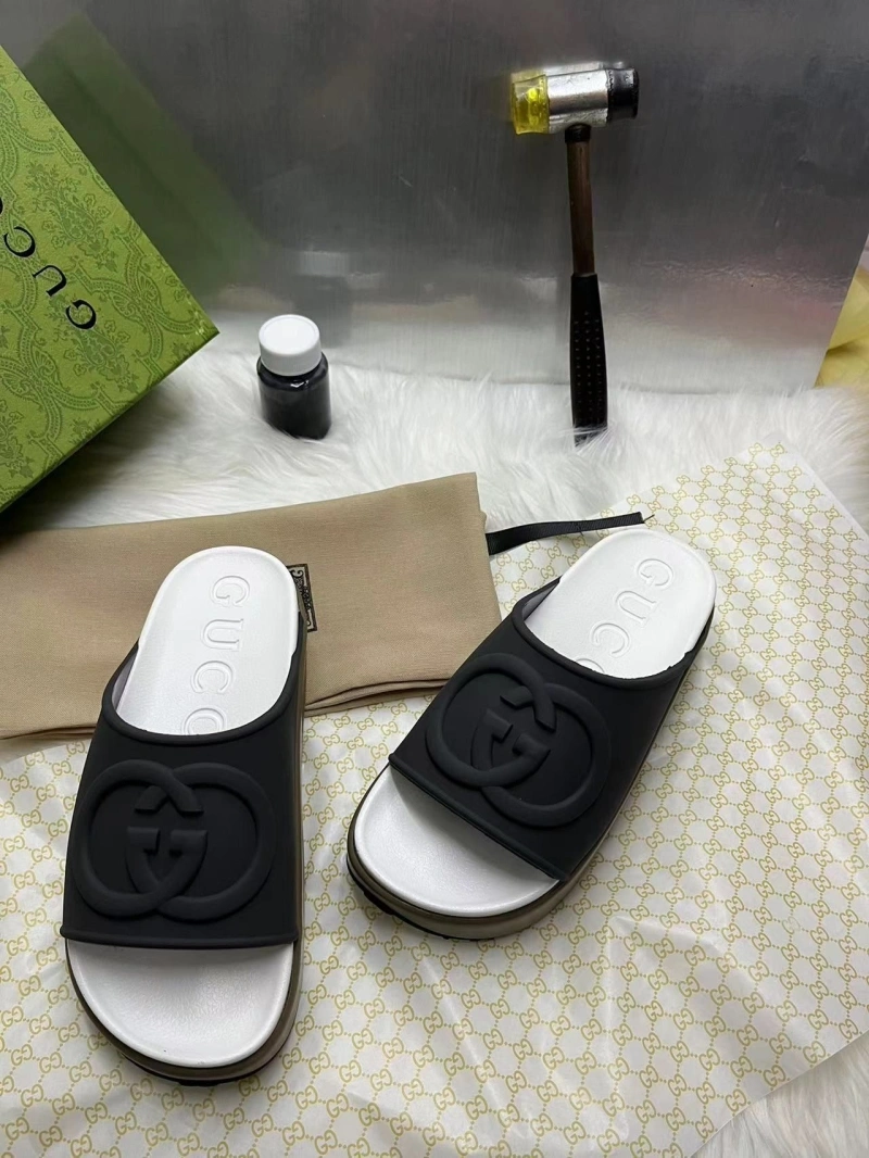 Fashionable Gxccx Slippers 162236