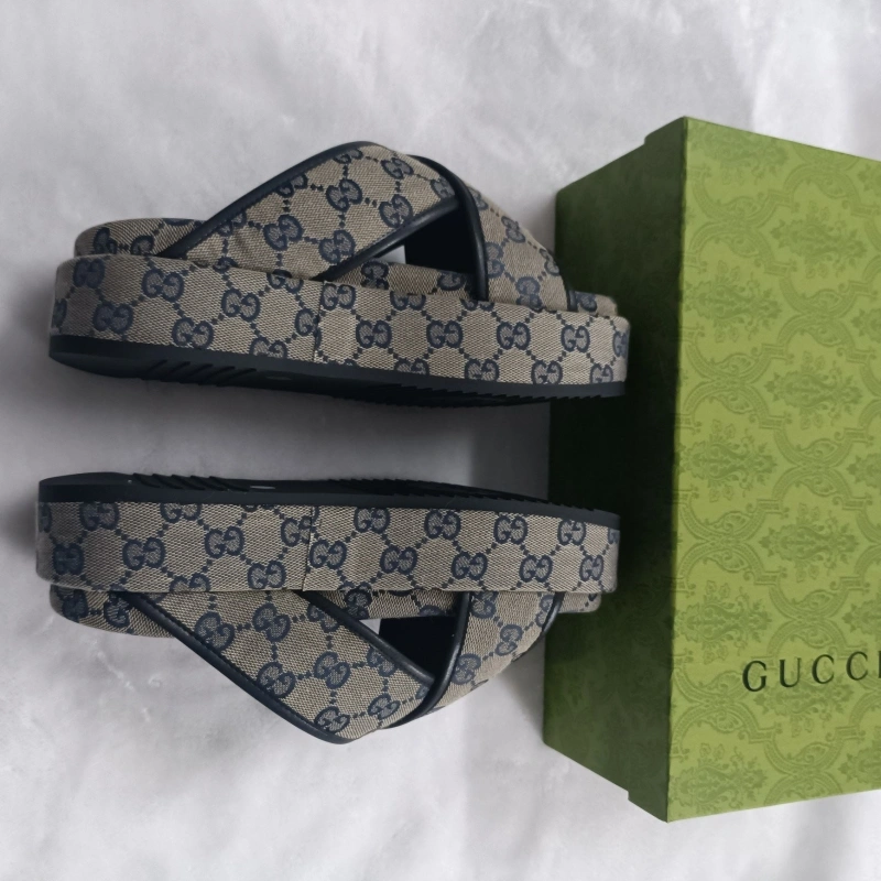 Minimalist Gxccx Slippers 162227
