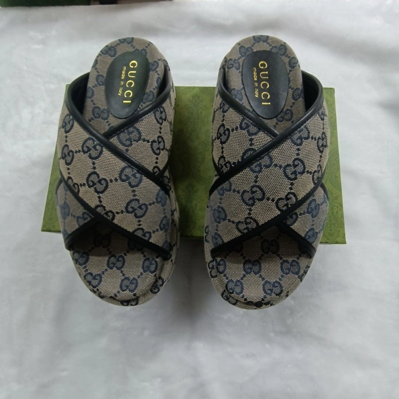Minimalist Gxccx Slippers 162227