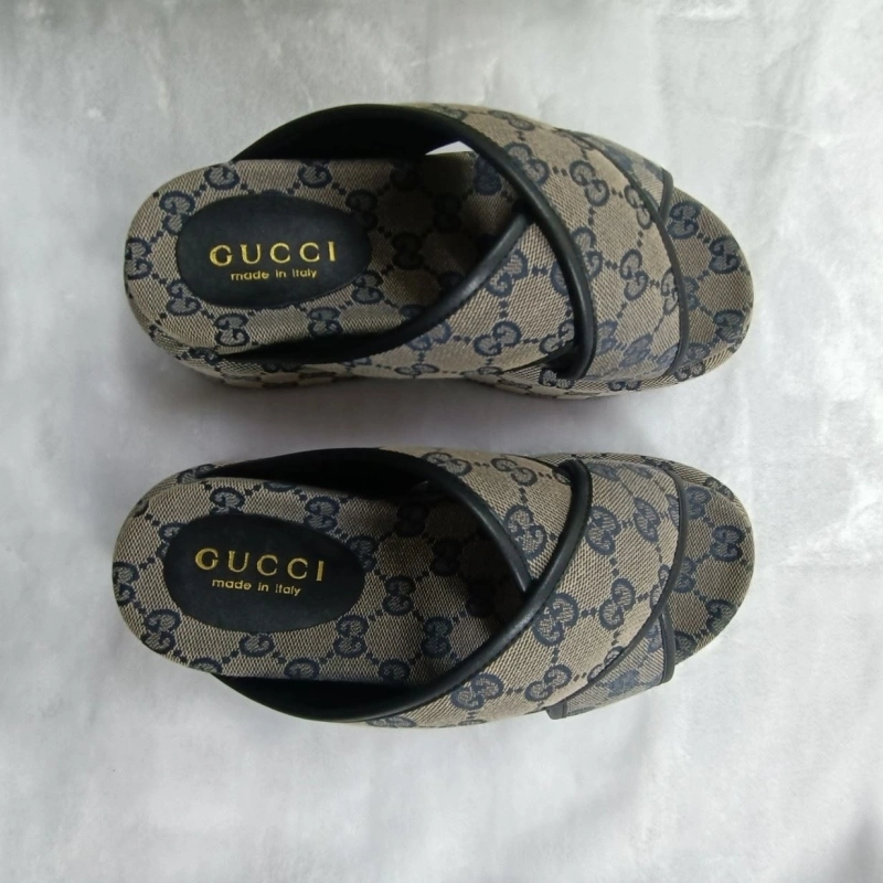 Minimalist Gxccx Slippers 162227