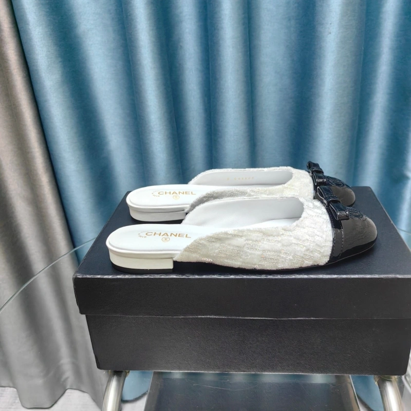 Chxnxl Slippers Bold 127996