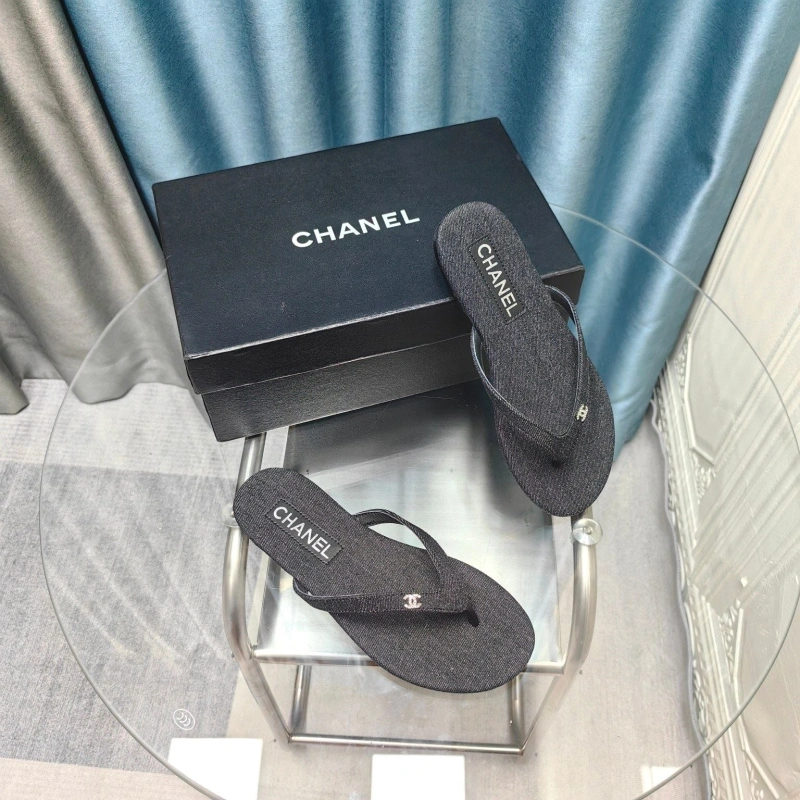 Durable Chxnxl Slippers 127976