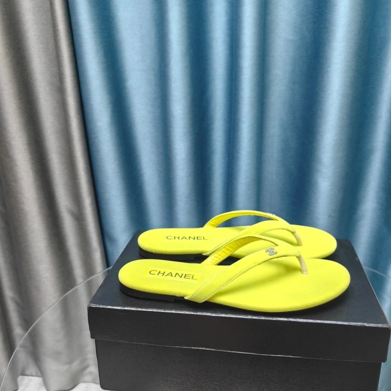 Resilient Chxnxl Slippers 127977