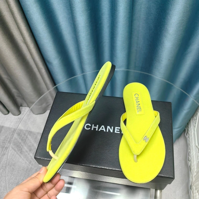 Resilient Chxnxl Slippers 127977