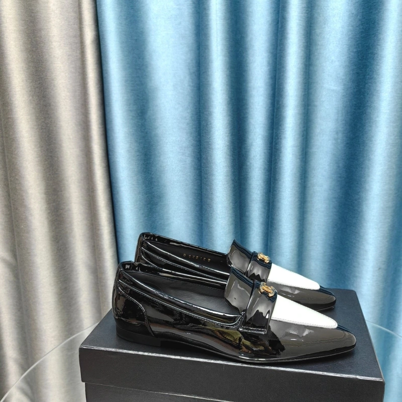 Flexible Chxnxl Leather Shoes 128747