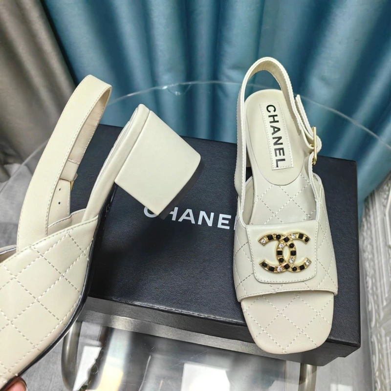 ModernLook Chxnxl Sandals 128396