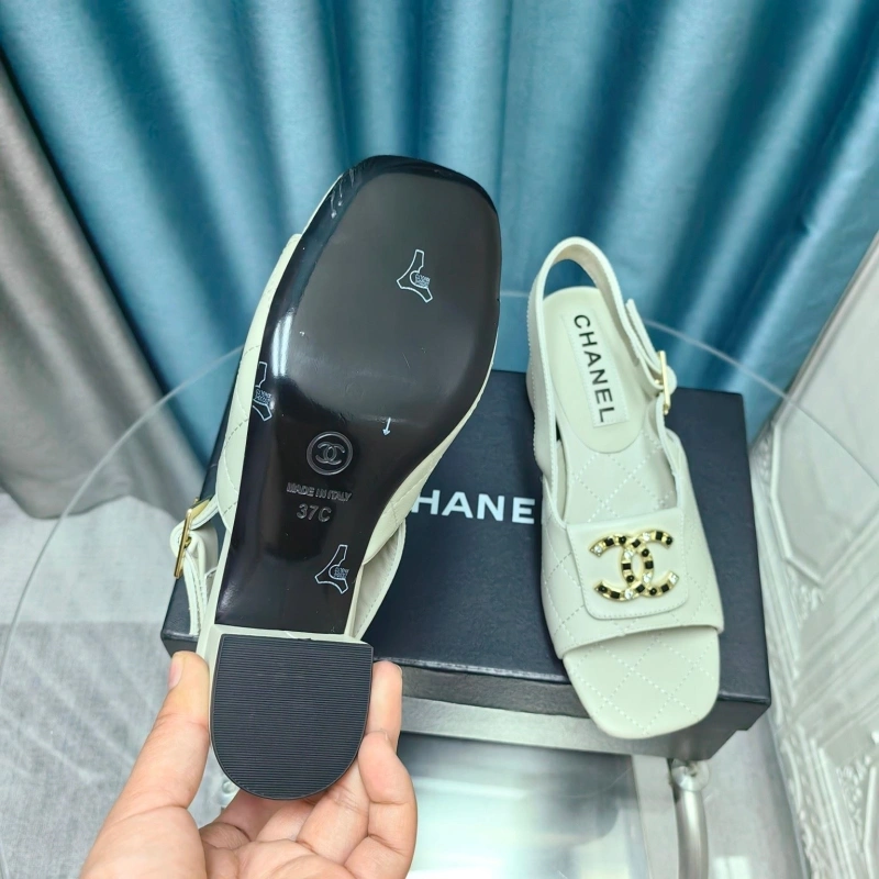 ModernLook Chxnxl Sandals 128396